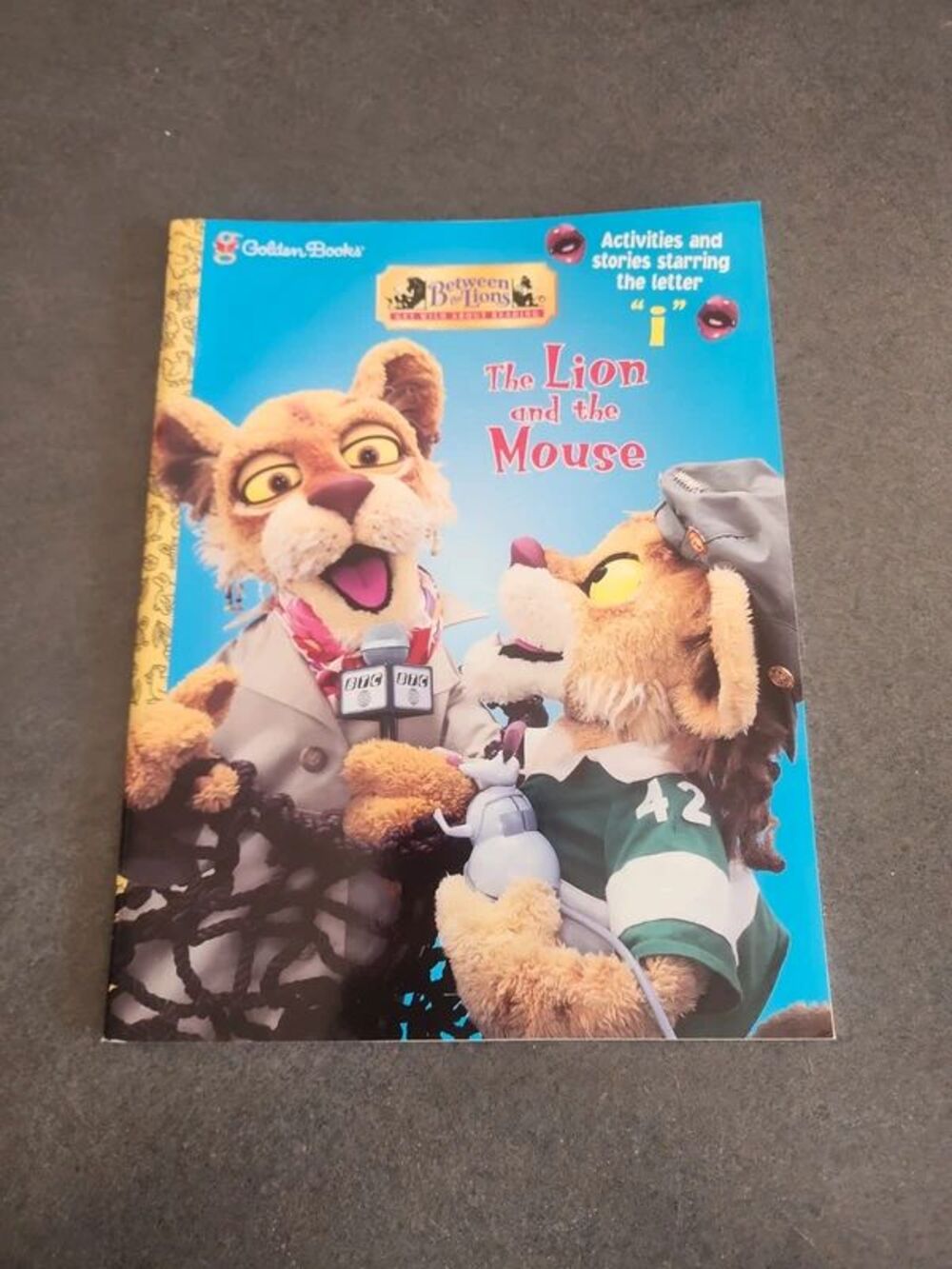 Between the Lions Activity and Storybook Lion and Mouse 2000 1st Ed NOS